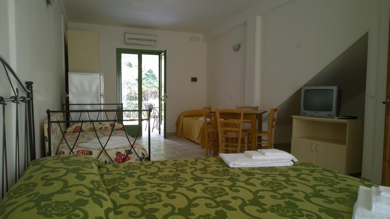 Family Village Otranto Alimini Exterior photo